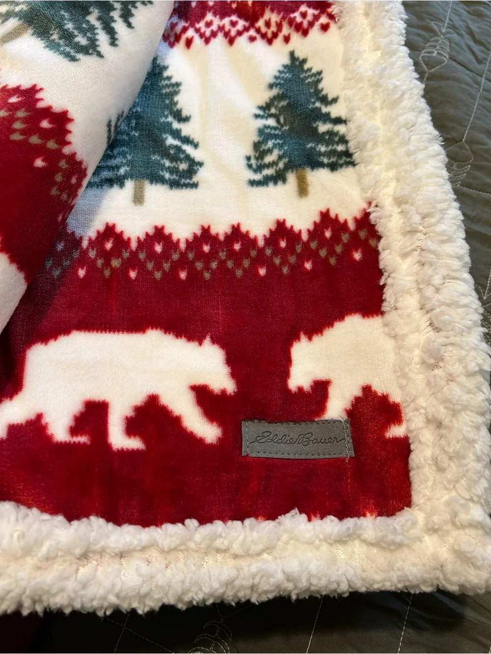 Eddie Bauer Red White Green Bear & Tree Grizzly Peak Sherpa Throw Blanket